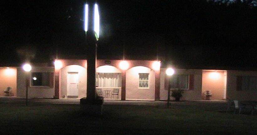 فندق على الطريق At Home Express Tangerine Inn