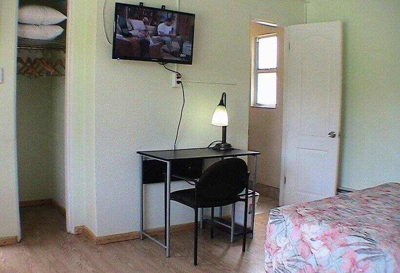 فندق على الطريق At Home Express Tangerine Inn