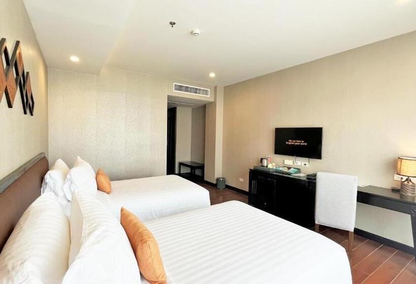 هتل Amari Vang Vieng