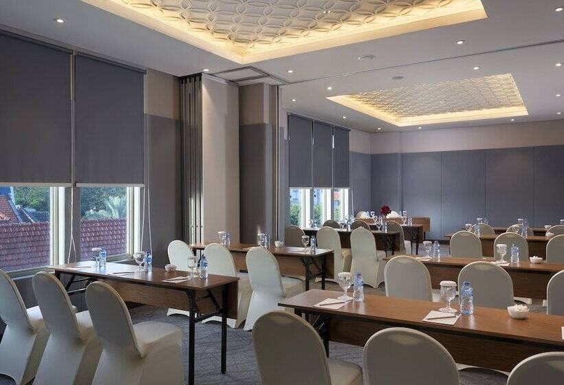Batiqa Hotel Darmo   Surabaya