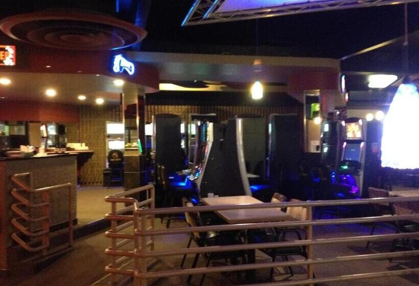 בית מלון כפרי Keystone Motor Inn