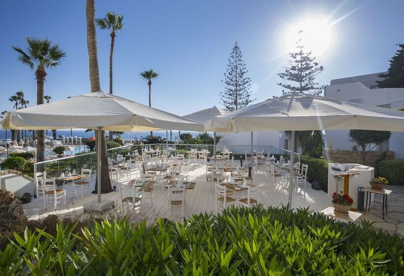 Leonardo Plaza Cypria Maris Beach Hotel & Spa