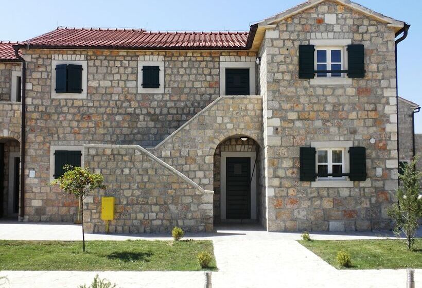 בית מלון כפרי Pansion Skelin