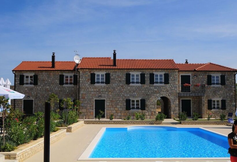 בית מלון כפרי Pansion Skelin