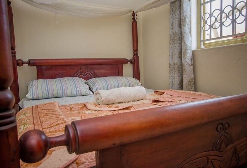 هتل Tropical Savannah Guesthouse