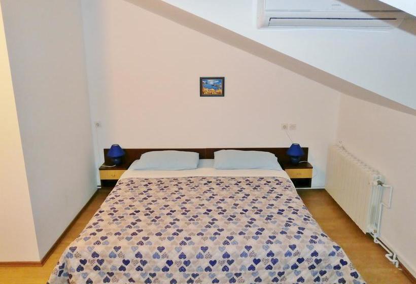 پانسیون Guesthouse Cecilia 2