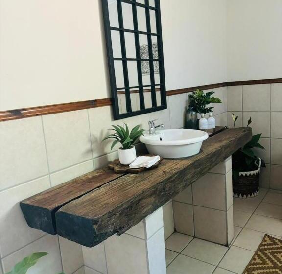 هتل Bliss In The Bay Guesthouse