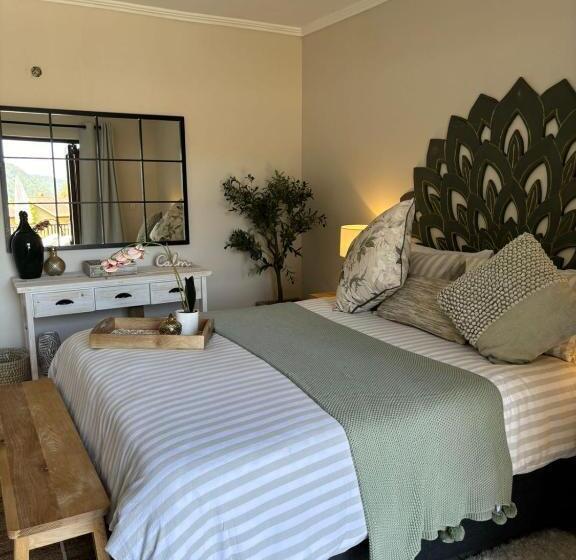 هتل Bliss In The Bay Guesthouse