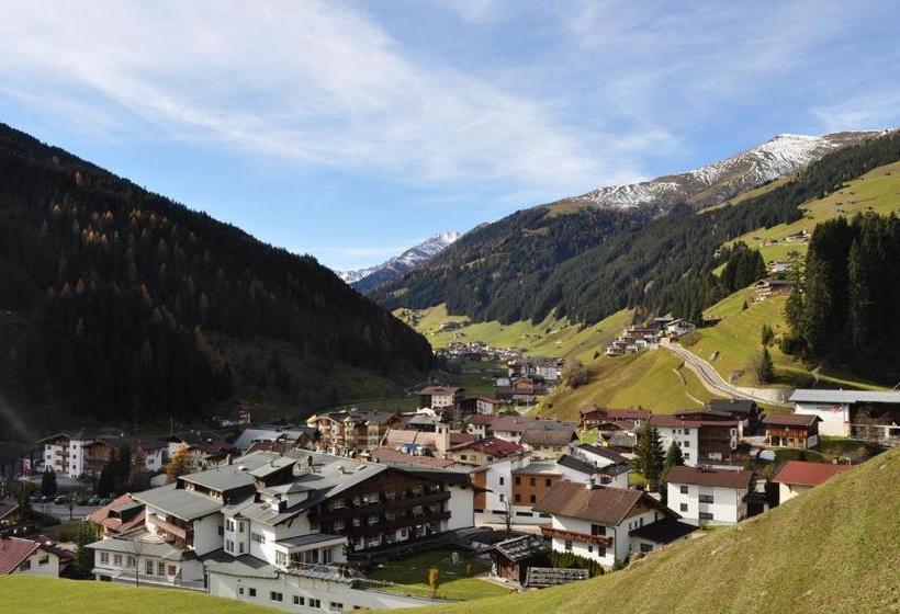 Отель Jagdhof Pure Mountain Appartements