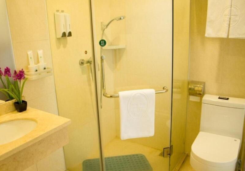 Отель Greentree Inn Shenzhen Huanggang Port South Futian Road Express