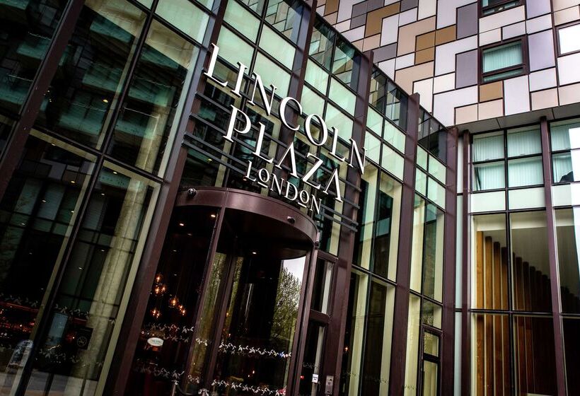 בית מלון כפרי Lincoln Plaza London, Curio Collection By Hilton