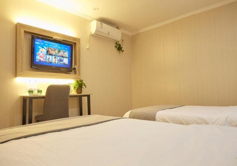 فندق Greentree Inn Nanjing Qinhuai District Xinjiekou Subway Station Express