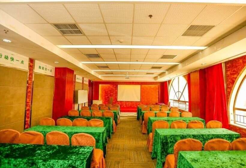 ホテル Greentree Inn Shandong Qingdao Wuyishan Road Jiashike Shopping Center Business