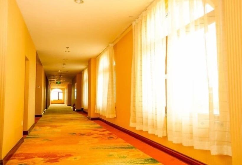 ホテル Greentree Inn Shandong Qingdao Wuyishan Road Jiashike Shopping Center Business