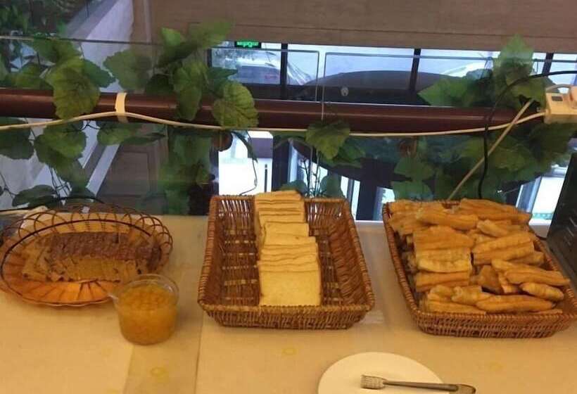 ホテル Greentree Inn Shandong Qingdao Wuyishan Road Jiashike Shopping Center Business