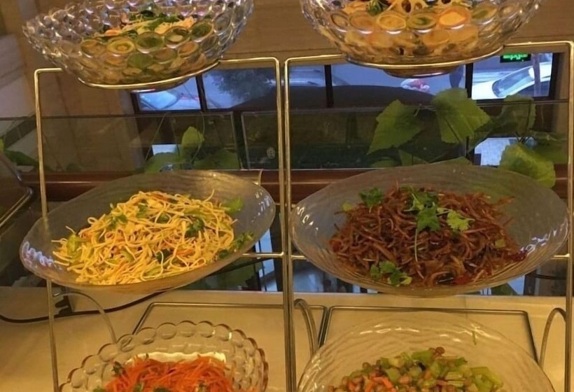 ホテル Greentree Inn Shandong Qingdao Wuyishan Road Jiashike Shopping Center Business