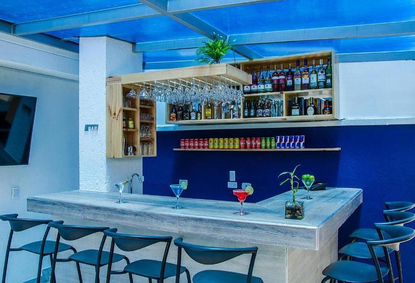 هتل Laureles Plaza