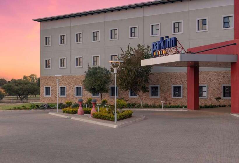 בית מלון כפרי Park Inn By Radisson Polokwane