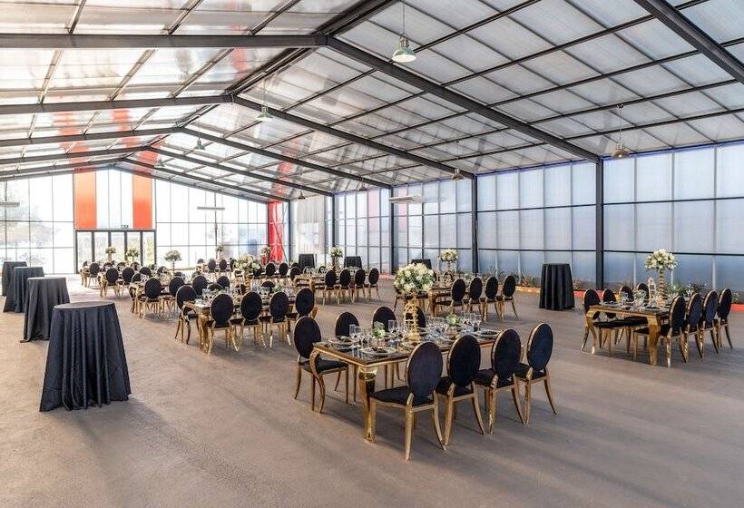 בית מלון כפרי Park Inn By Radisson Polokwane