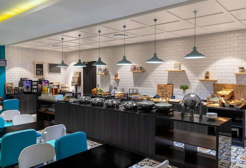 בית מלון כפרי Park Inn By Radisson Polokwane