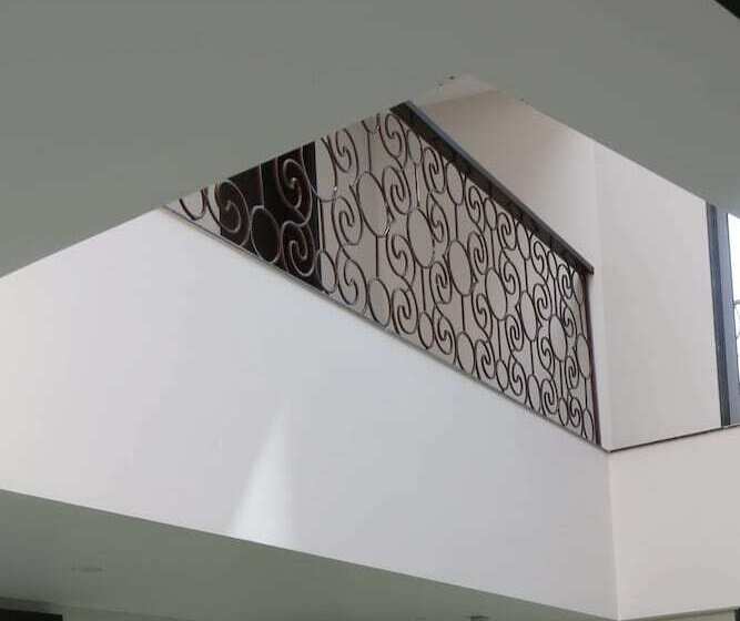 هتل The Flora Grand