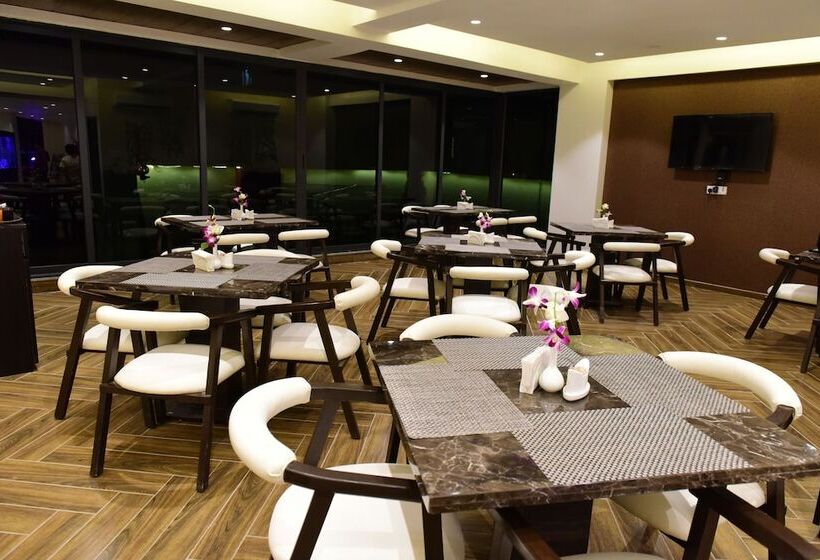 هتل The Flora Grand