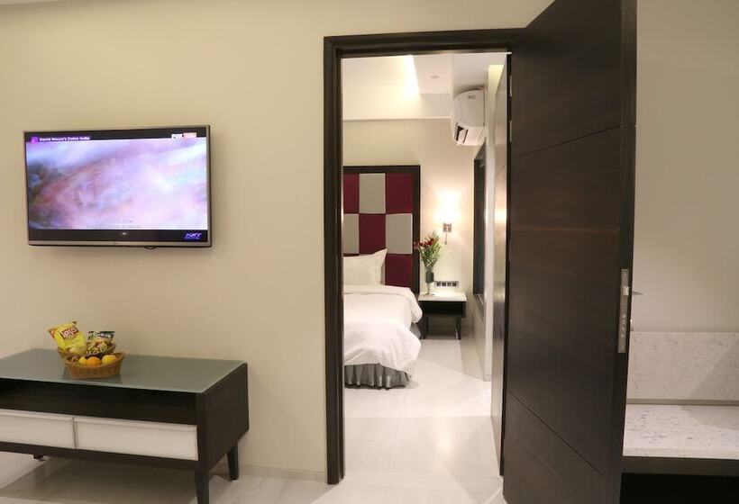 هتل The Flora Grand