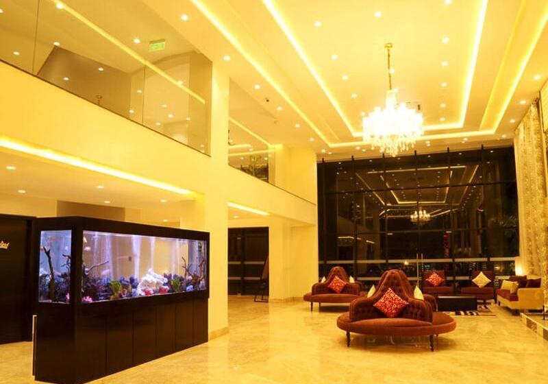 هتل The Flora Grand