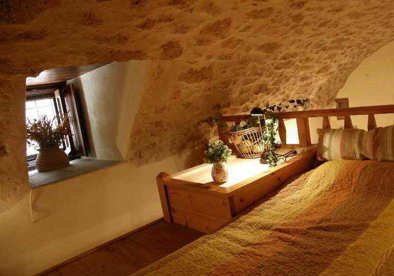 هتل Alkmini Monemvasia Castle House