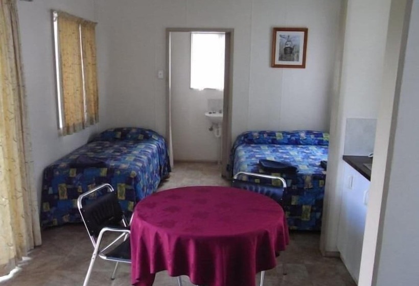 هتل Batchelor Holiday Park