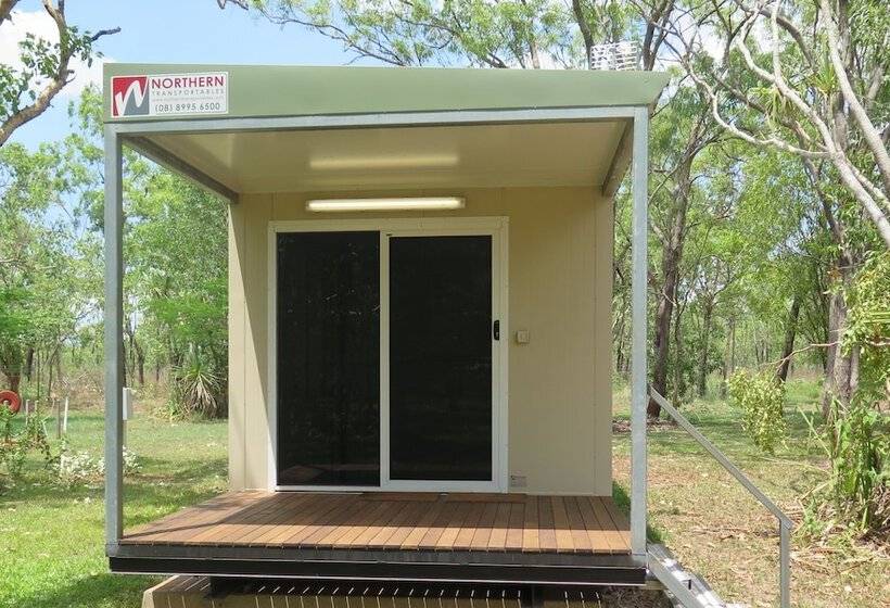 هتل Batchelor Holiday Park