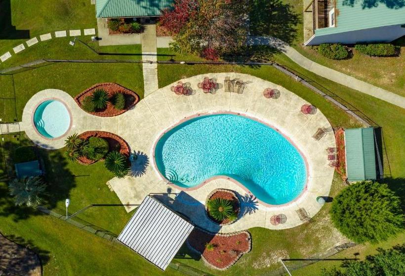 فندق Crown Resorts At Hickory Hills