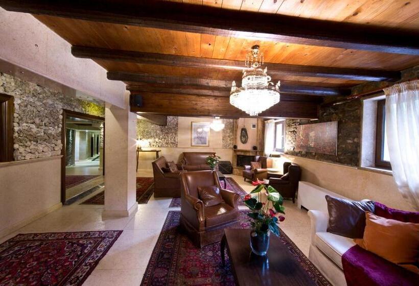 Lithos Hotel & Spa