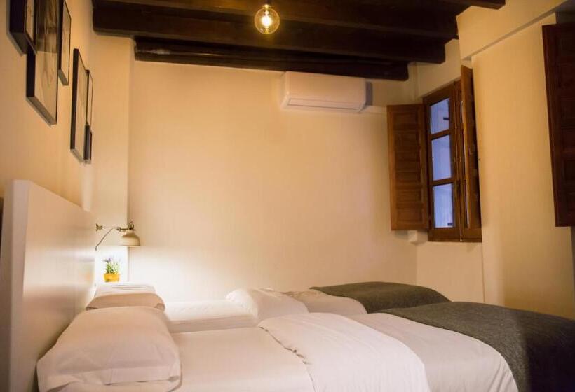 Apartamentos Nahira Suites 3000