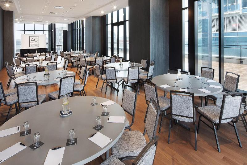 בית מלון כפרי Hôtel Ac Montréal Centre Ville