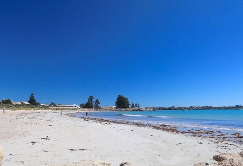 هتل Sea Vu Caravan Park