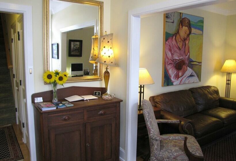 호텔 Tawsty Flower   Haines Suites
