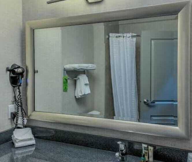 בית מלון כפרי Timber Ridge Inn And Suites
