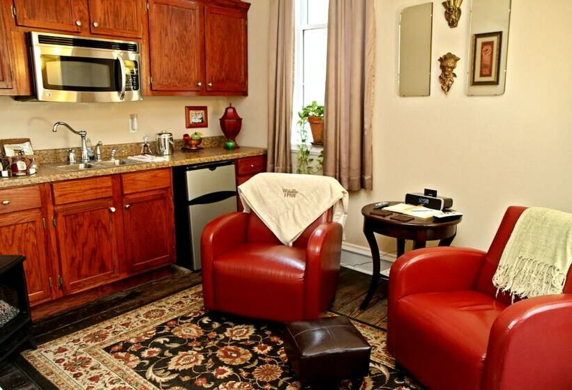 هتل 1890 Williams House Inn