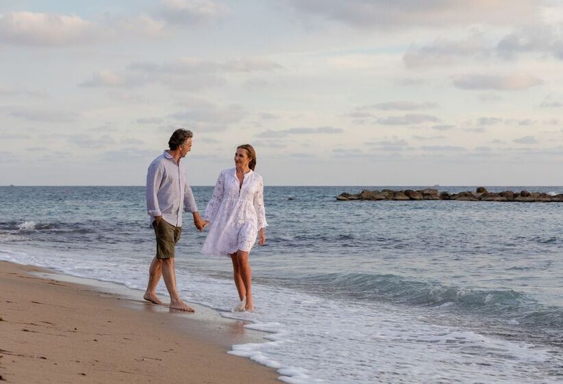 Amavi, Madefortwo Hotels   Paphos