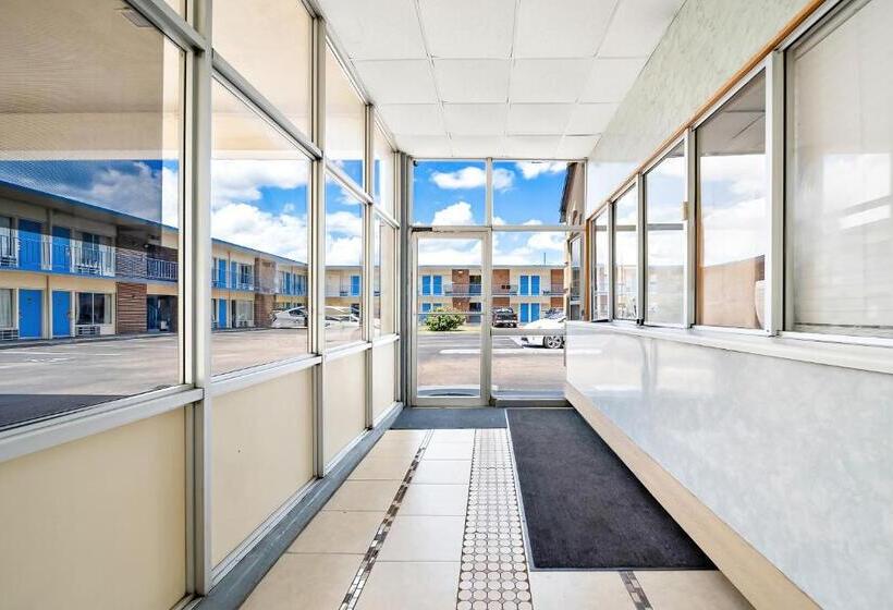 هتل Capitol Inn And Suites