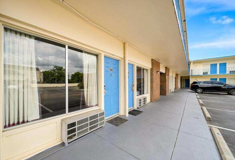 هتل Capitol Inn And Suites