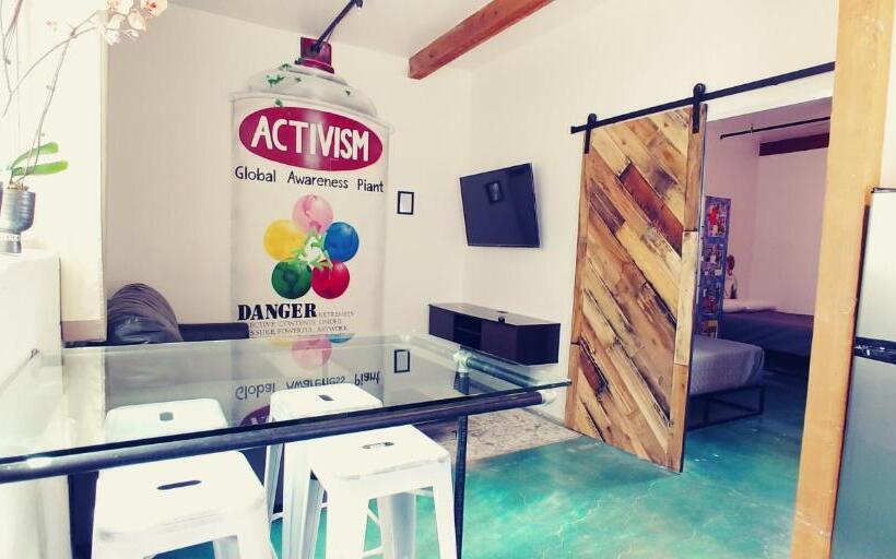 בית מלון כפרי House Of Trestles   Hostel
