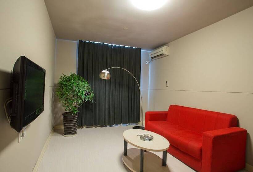 ホテル Jinjiang Inn Shanghai Qingfang Market Caoan Road