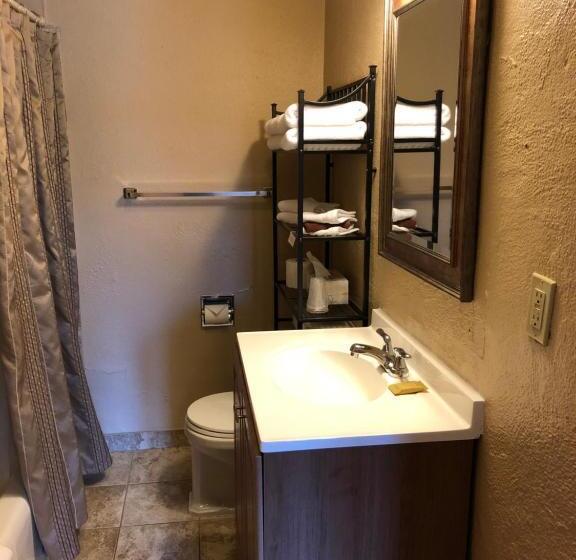 فندق Red Lodge Inn