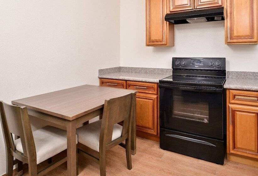 هتل Americas Inn & Suites Iah North