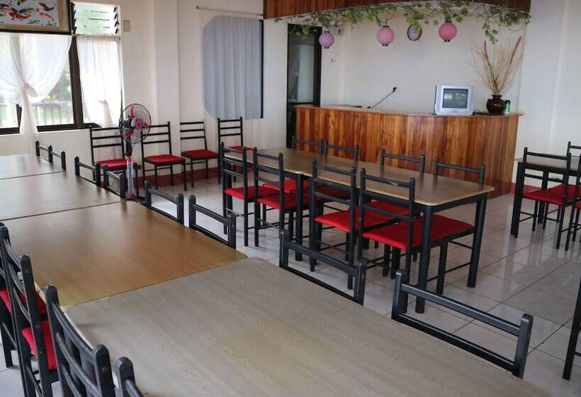 בית מלון כפרי Coral Dive Resort