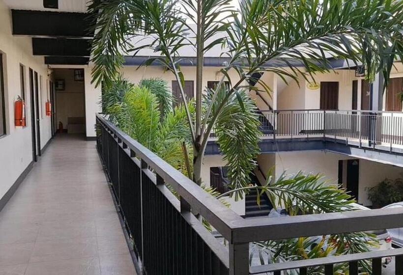 בית מלון כפרי Drigg S Suites