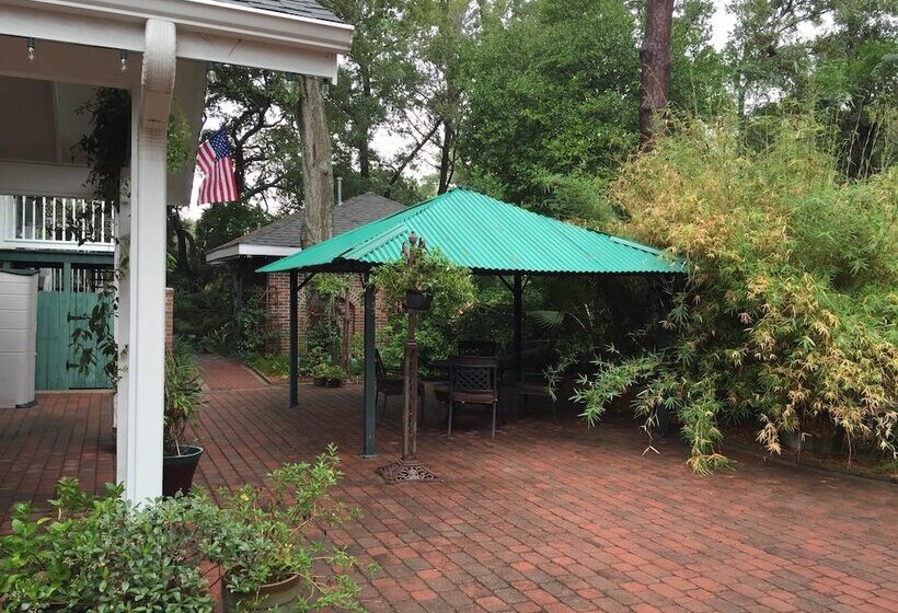 ホテル Far View   A Bed & Breakfast Estate