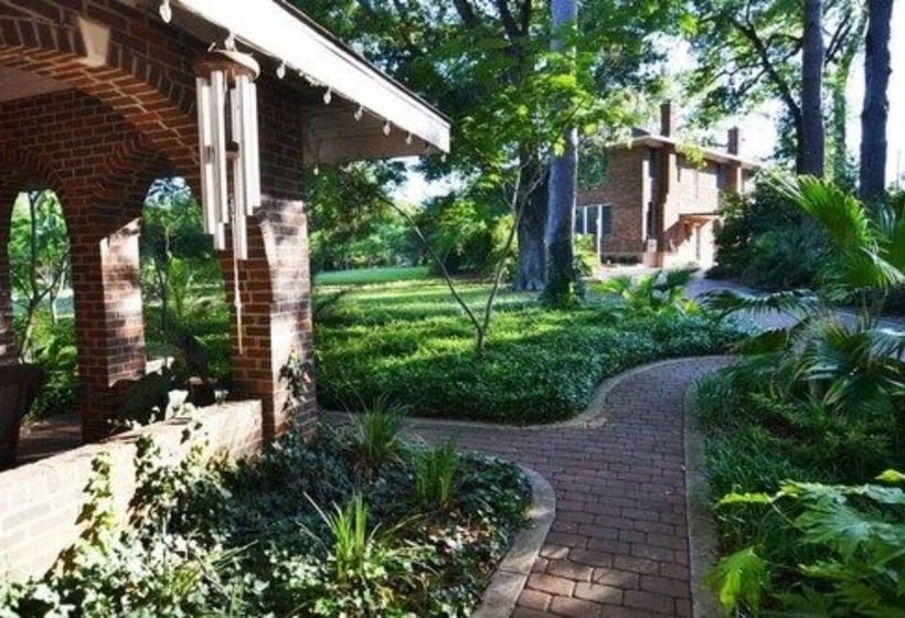 ホテル Far View   A Bed & Breakfast Estate